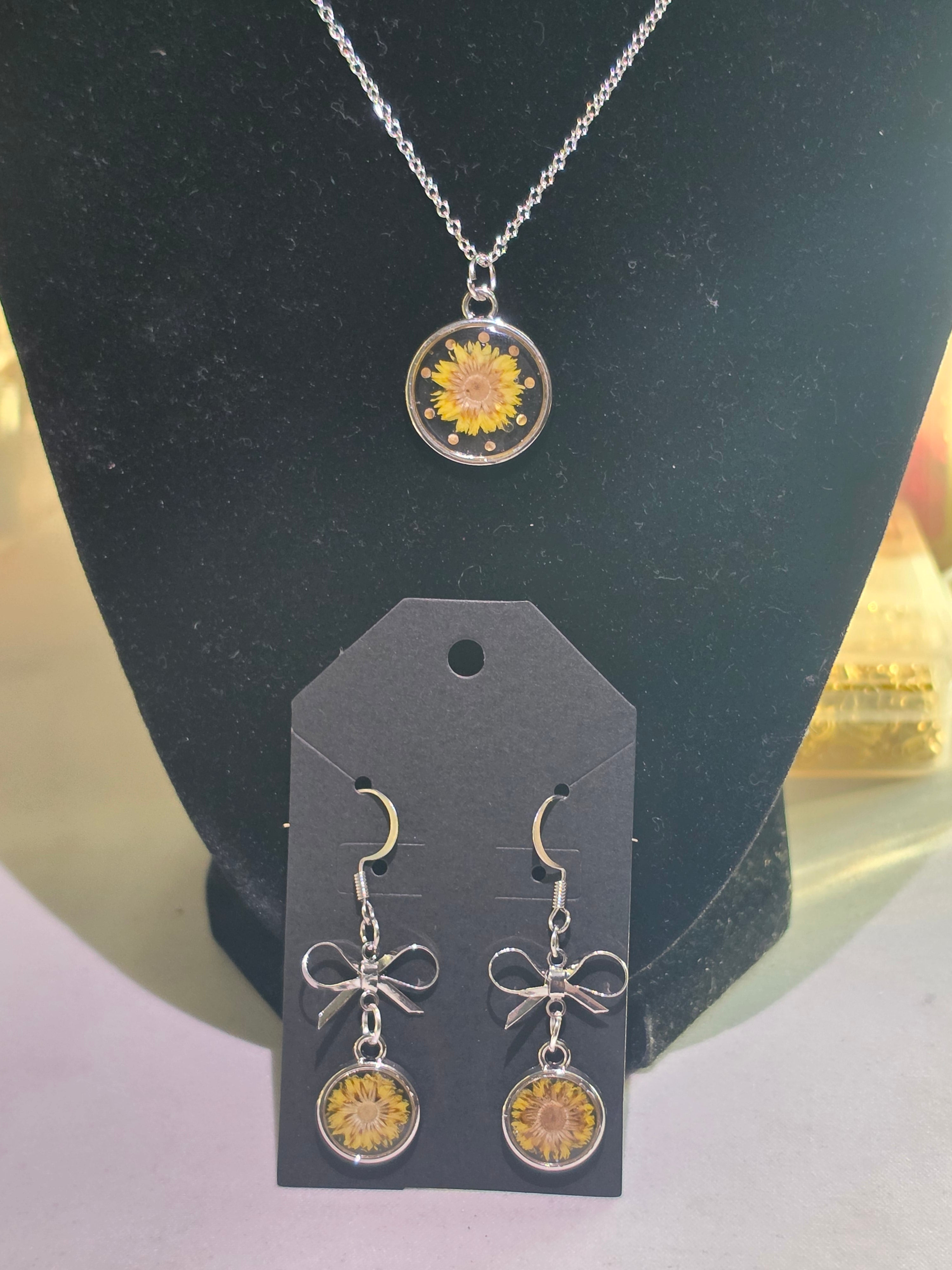 Yellow Pressed Flower Set